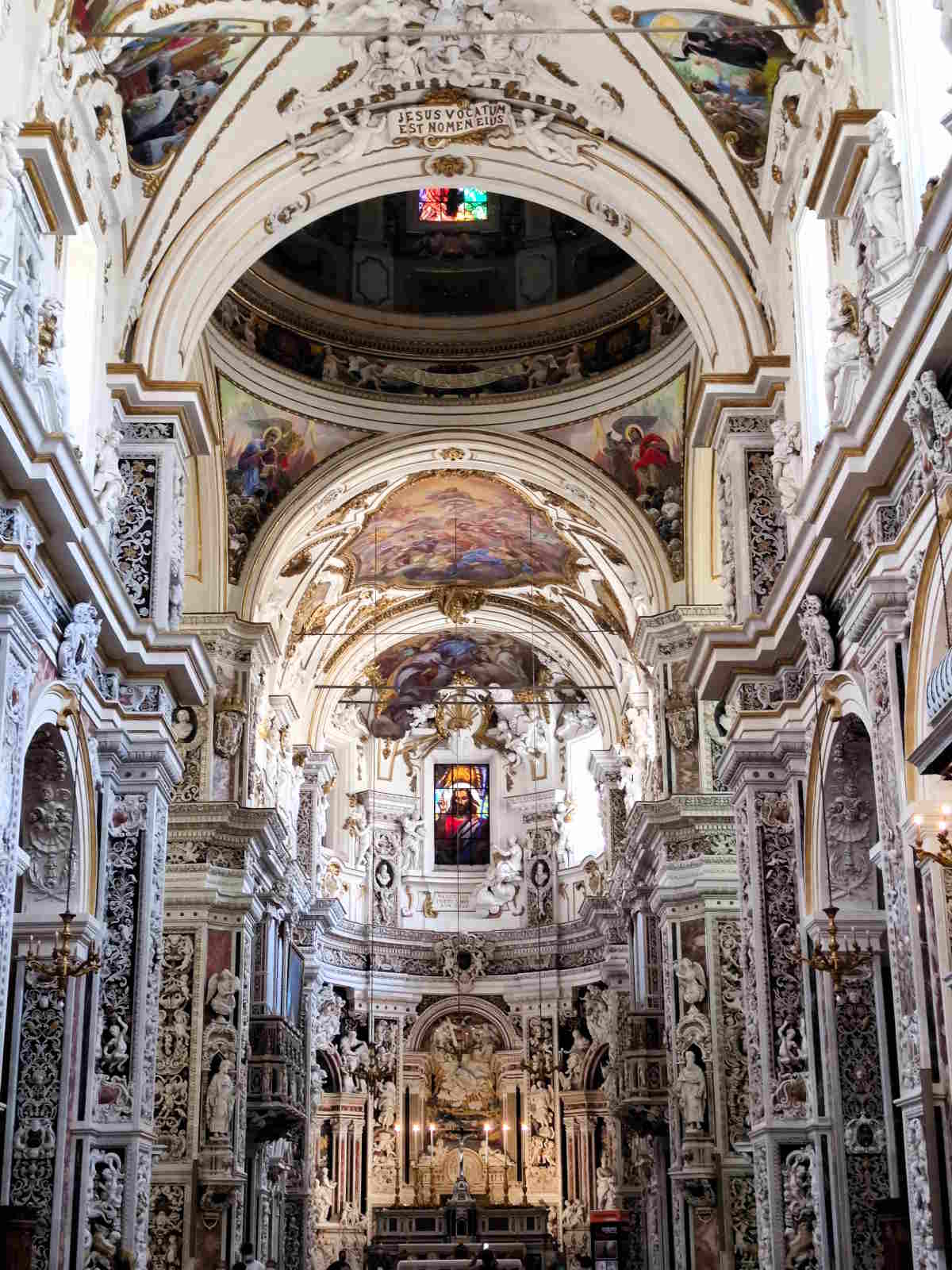 Cosa vedere a Palermo - Navata centrale della Chiesa del Gesù, chiamata anche Casa Professa