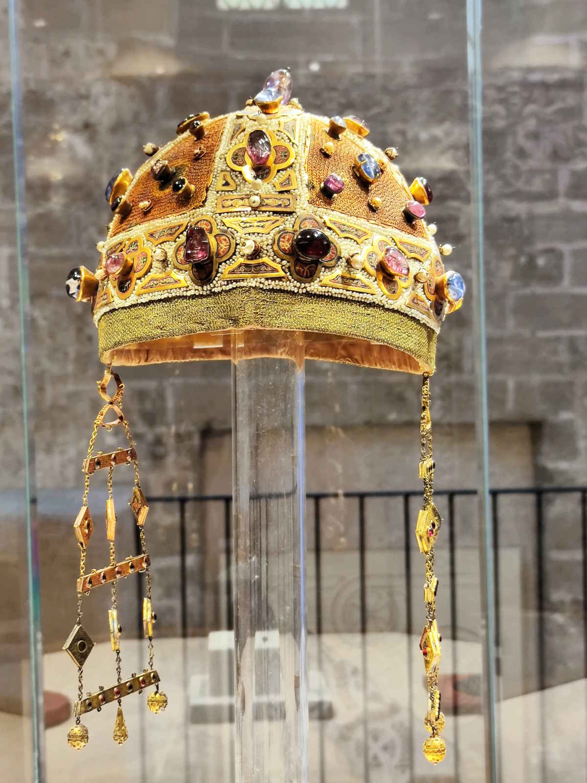 Cose imperdibili da Vedere a Palermo: Il "Camaleuco"  di Costanza d'Aragona, nell'aula del Tesoro della Cattedrale