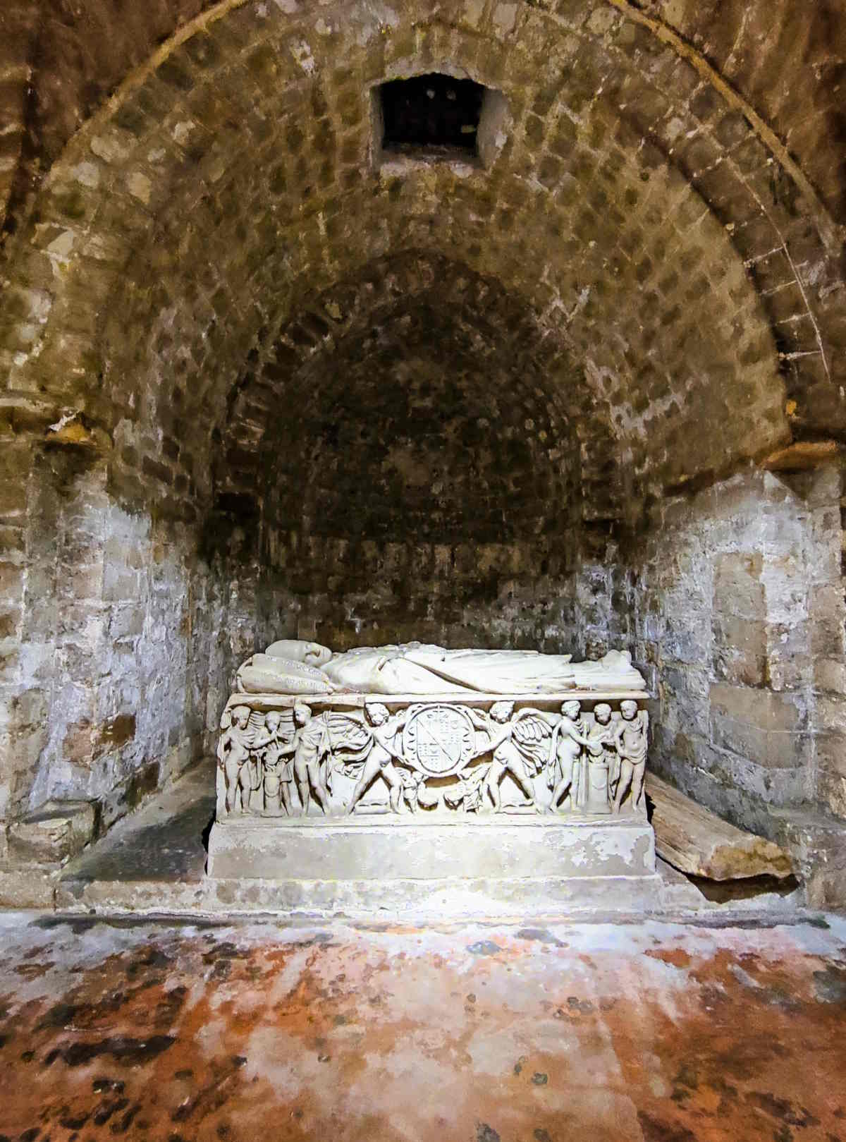 La Cripta della Cattedrale di Palermo con i sarcofaghi