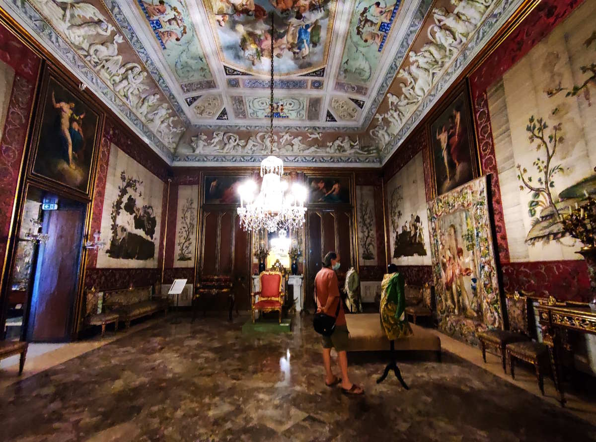 Itinerario di visita a Palermo: Una sala del piano di rappresentanza di Palazzo Mirto