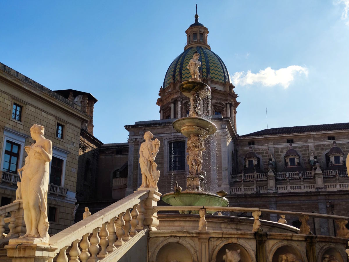 Luoghi imperdibili da visitare a Palermo: Particolari della Fontana a Piazza Pretoria