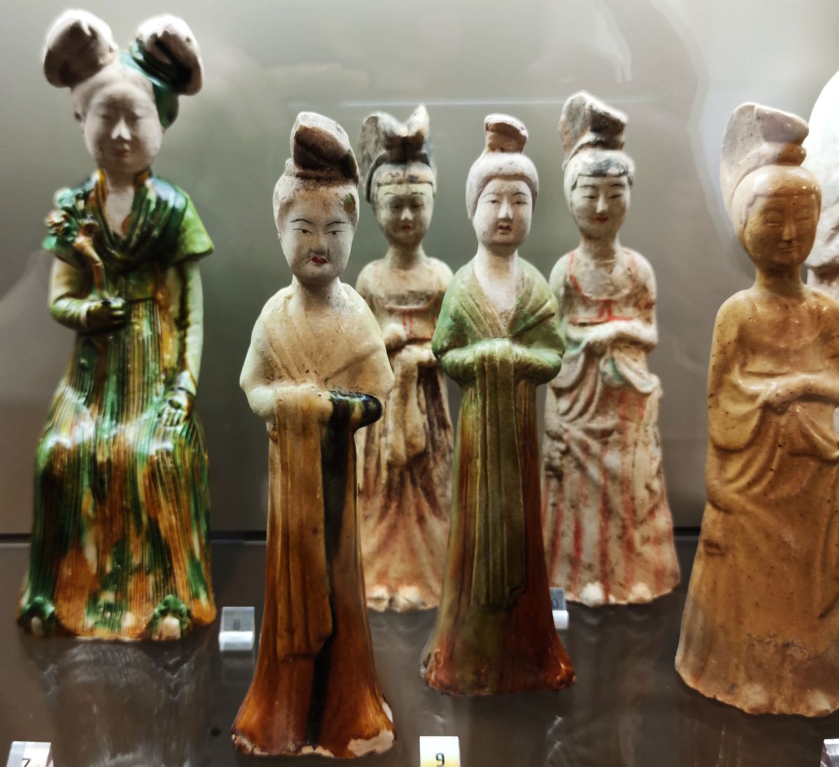Collezione cinese al MAO di Torino. Statuine di dame