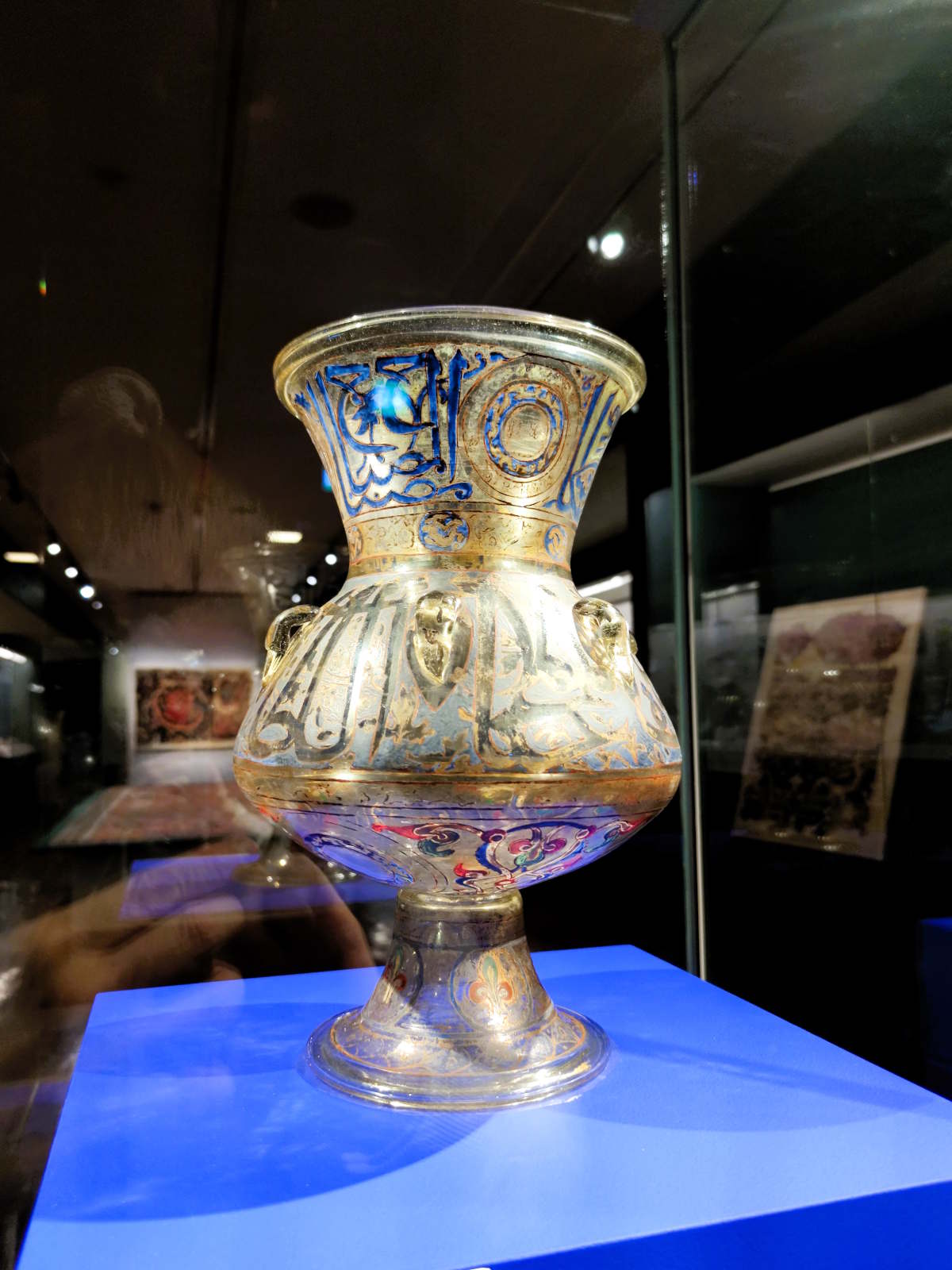 Visitare il Museo D'Arte Orientale a Torino: Lampada di una Moschea nella Galleria di Arte Islamica