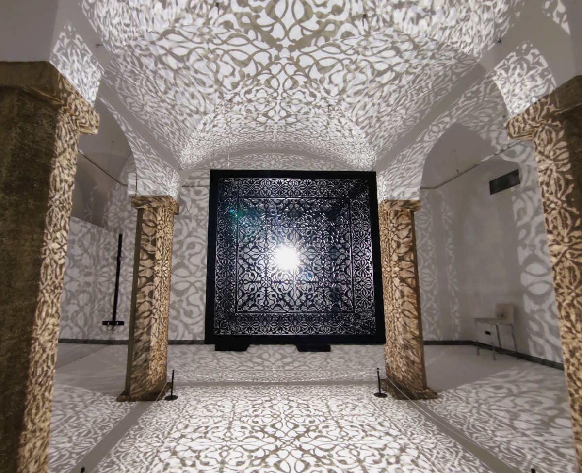 Museo D'Arte Orientale di Torino -L'installazione “Shimmering Mirage (Black)”di Anila Quayyum Agha.