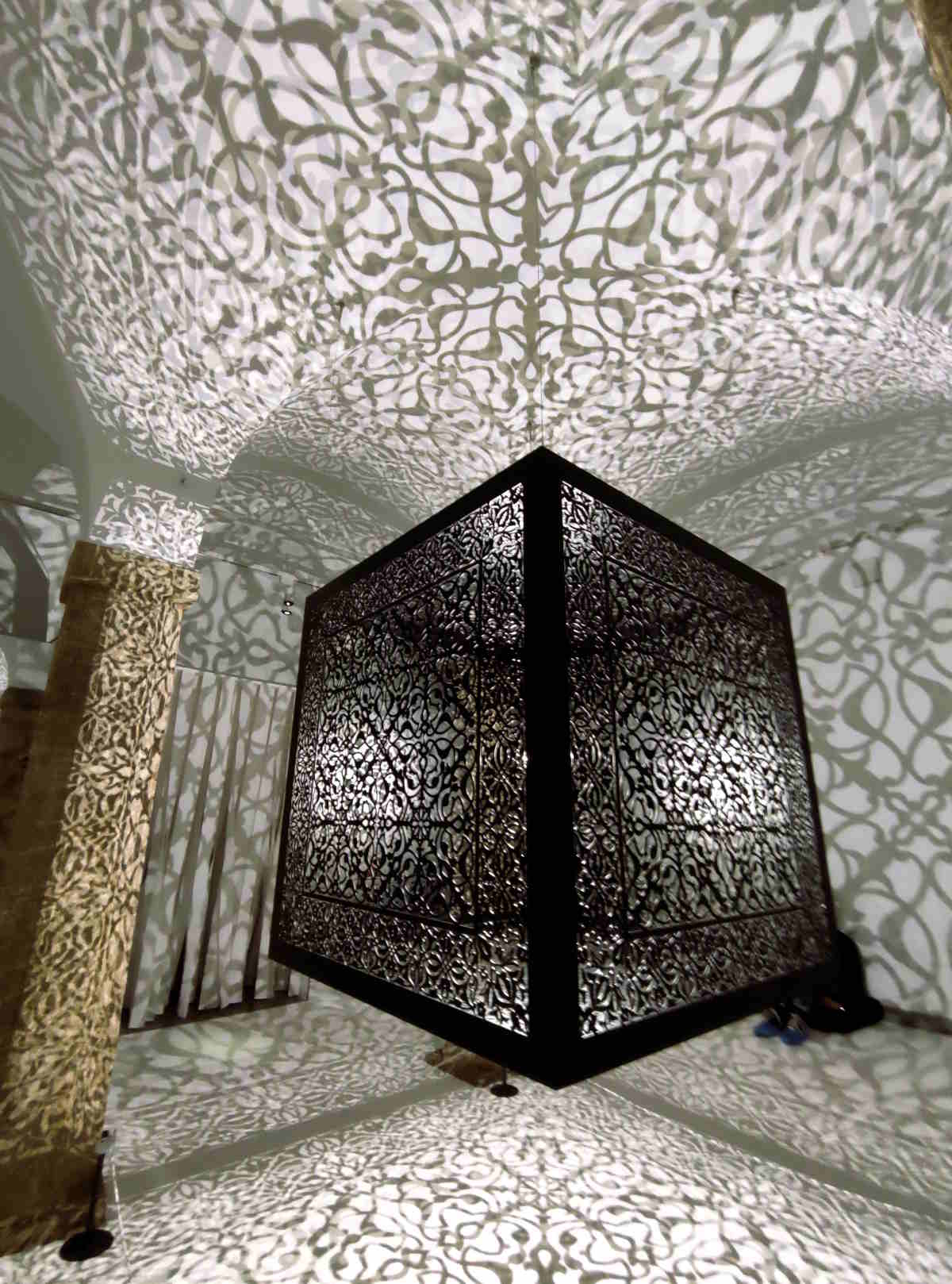 MAO di Torino -L'installazione “Shimmering Mirage (Black)”di Anila Quayyum Agha.