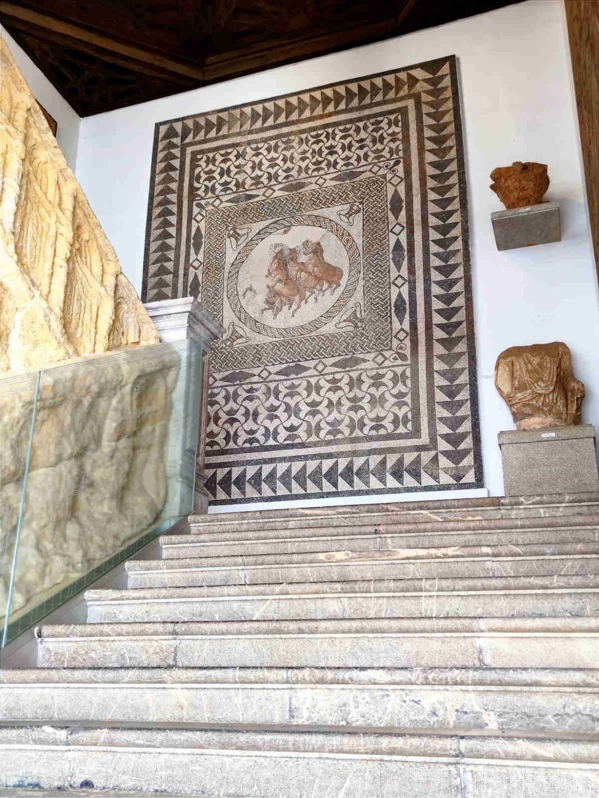 Mosaici romani sulla scalinata di Palazzo dei Páez a Cordoba