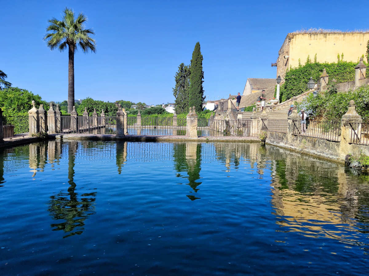 Cosa vedere a Cordoba: La Terrazza superiore nei Giardini dell'Alcazar dei Re Cristiani