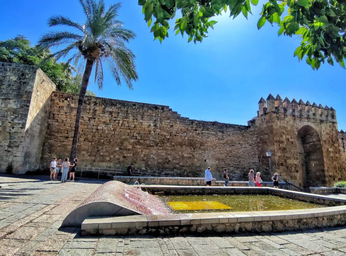 Mura medievali occidentali di Cordoba nei pressi della Porta di Almodovar